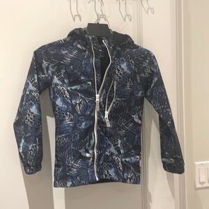 Relma hooded raincoat with front zippered pocket 🏥